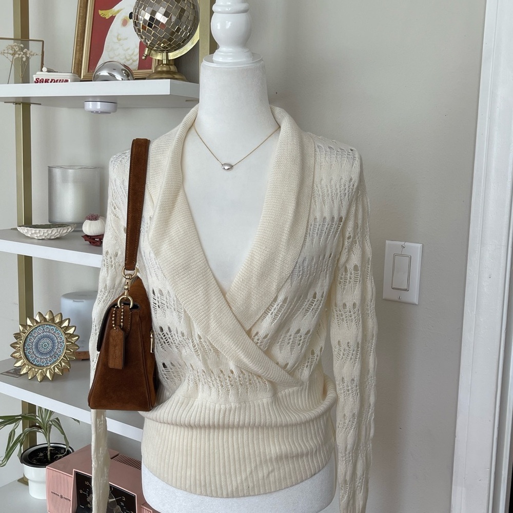 NWT Elegant Cream Sweater Size M - Picture 2 of 8